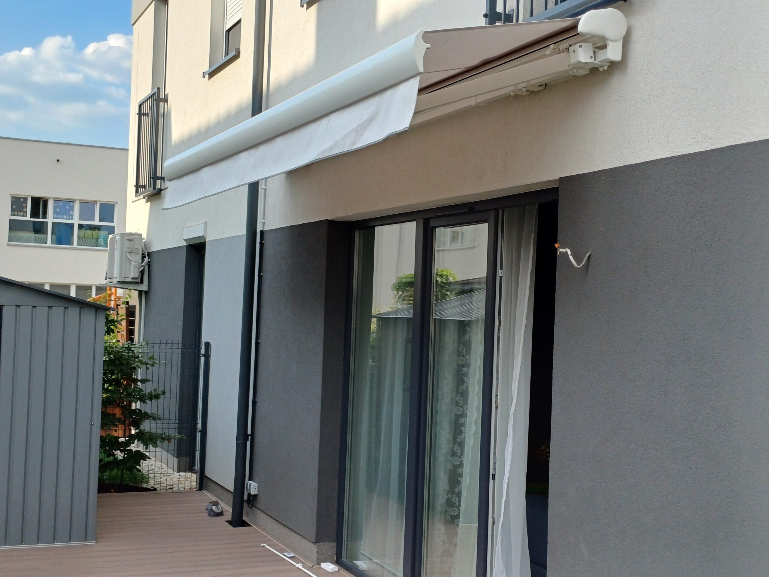 markiza tarasowa z kasetą