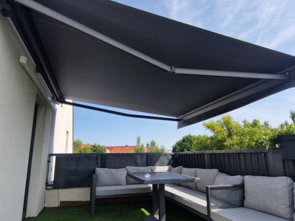 markiza balkonowa korzyści