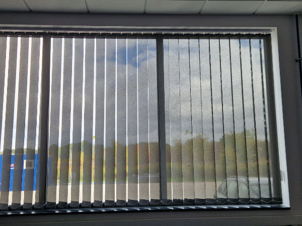 rodzaje żaluzji pionowych